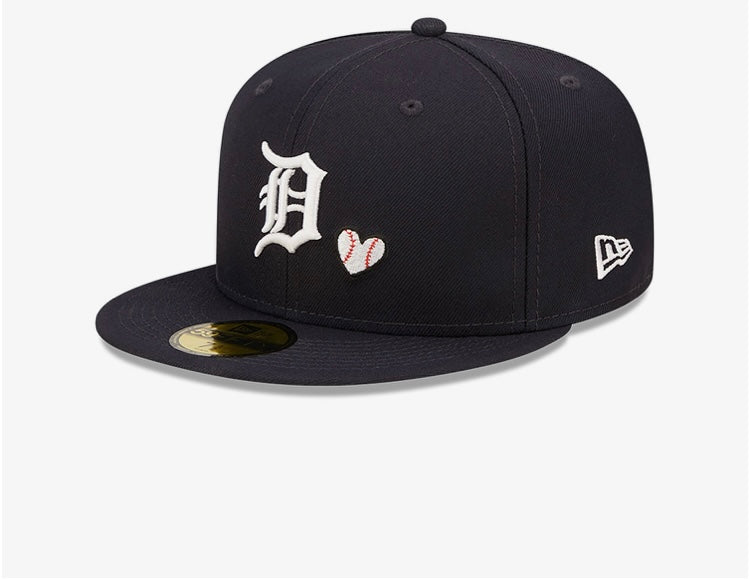 Detroit Tigers MLB Team Heart Navy 59FIFTY Fitted Cap